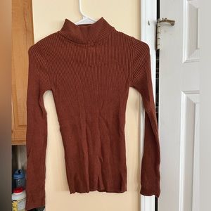 Fall sweater, ribbed, rust brown colored